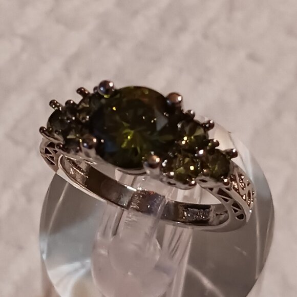 Olive Green Peridot Birthstone Silver Fashion Ring Size 7 NWOT - Picture 10 of 15